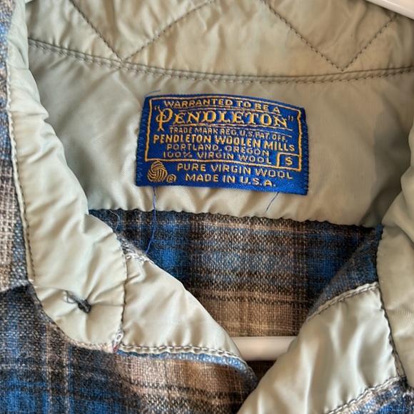 Vintage Men’s  Pendleton wool shirt. Size small Great used condition. - Picture 3 of 6